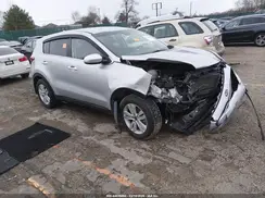 KNDPMCAC0J7402994 2018 KIA SPORTAGE