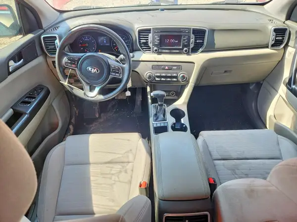 KNDPMCAC0J7406172 2018 KIA SPORTAGE - Image 8