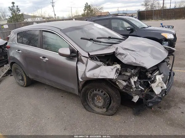 KNDPMCAC0J7410822 2018 KIA SPORTAGE - Image 1