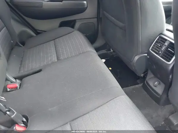 KNDPMCAC0J7413607 2018 KIA SPORTAGE - Image 8
