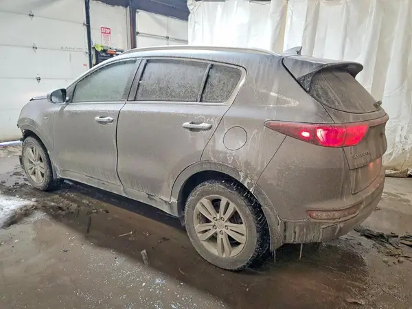 KNDPMCAC0J7420220 2018 KIA SPORTAGE - Image 2