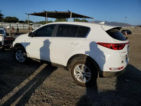 KNDPMCAC0J7422999 2018 KIA SPORTAGE - Image 2