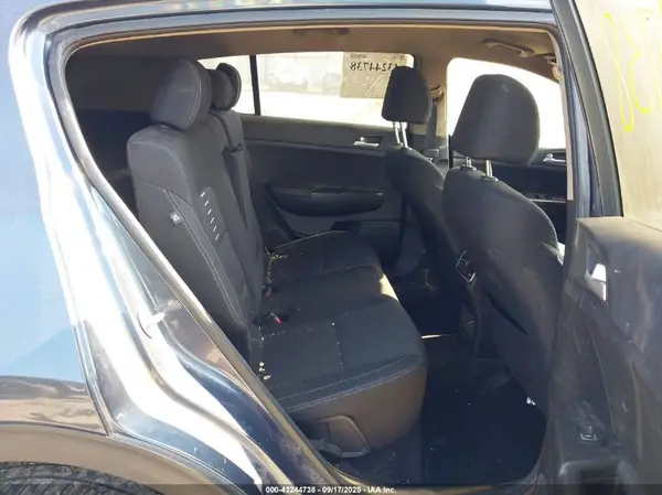 KNDPMCAC0J7429712 2018 KIA SPORTAGE - Image 8