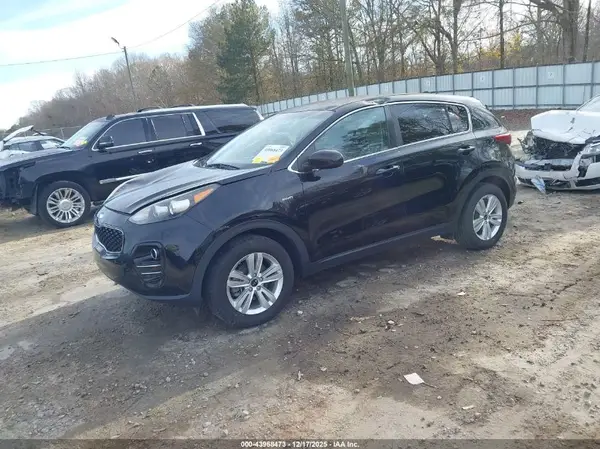 KNDPMCAC0J7436207 2018 KIA SPORTAGE - Image 2