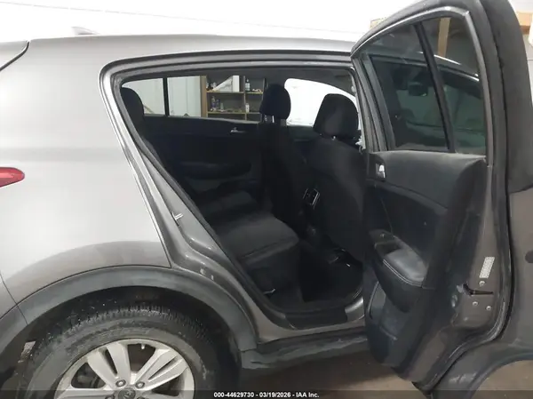KNDPMCAC0J7445408 2018 KIA SPORTAGE - Image 8