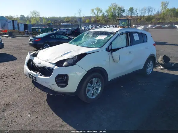 KNDPMCAC0J7446431 2018 KIA SPORTAGE - Image 2