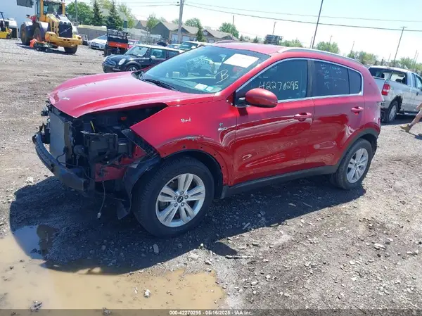 KNDPMCAC0J7446476 2018 KIA SPORTAGE - Image 2