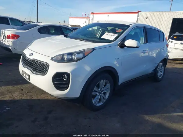 KNDPMCAC0J7450639 2018 KIA SPORTAGE - Image 2