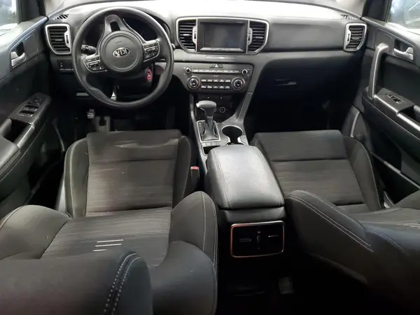 KNDPMCAC0J7463519 2018 KIA SPORTAGE - Image 8