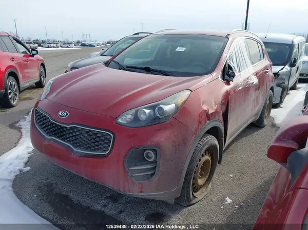 KNDPMCAC0J7466565 2018 KIA SPORTAGE - Image 2