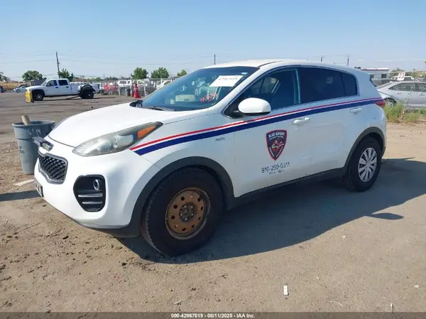 KNDPMCAC0J7467067 2018 KIA SPORTAGE - Image 2