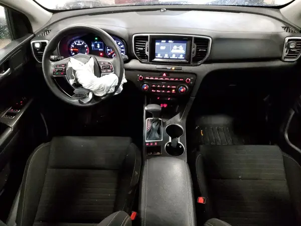 KNDPMCAC0J7474987 2018 KIA SPORTAGE - Image 8