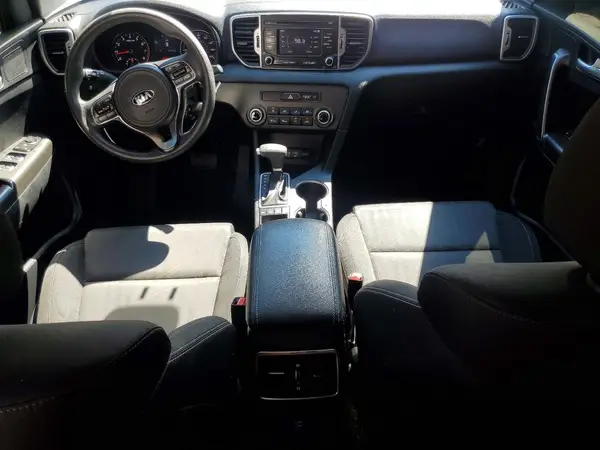 KNDPMCAC0K7497493 2019 KIA SPORTAGE - Image 8