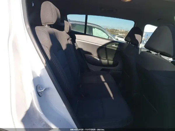KNDPMCAC0K7499423 2019 KIA SPORTAGE - Image 8