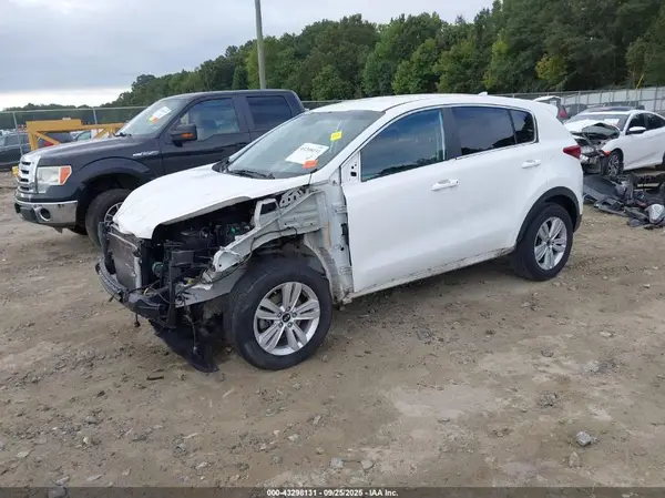 KNDPMCAC0K7499650 2019 KIA SPORTAGE - Image 2