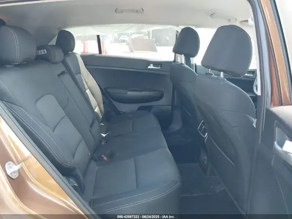 KNDPMCAC0K7517645 2019 KIA SPORTAGE - Image 8