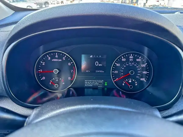 KNDPMCAC0K7534087 2019 KIA SPORTAGE - Image 8