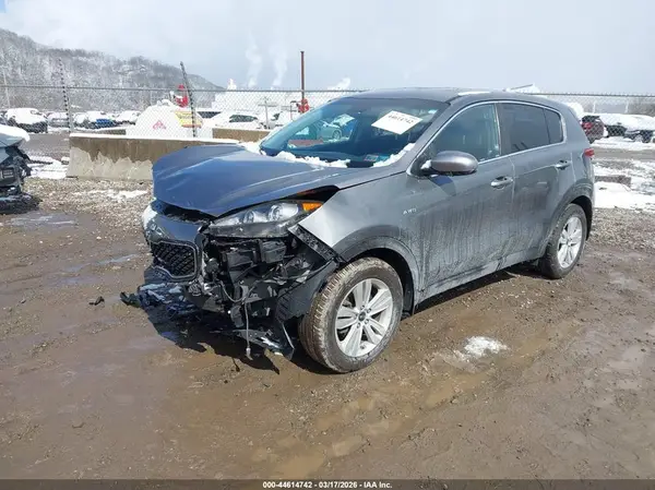 KNDPMCAC0K7550502 2019 KIA SPORTAGE - Image 2
