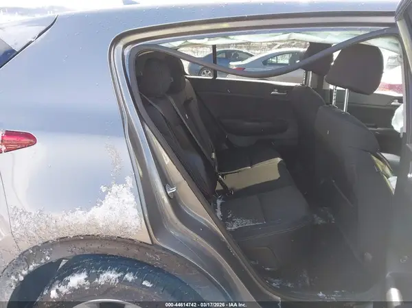 KNDPMCAC0K7550502 2019 KIA SPORTAGE - Image 8