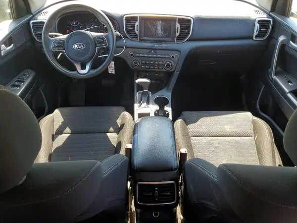 KNDPMCAC0K7555182 2019 KIA SPORTAGE - Image 8