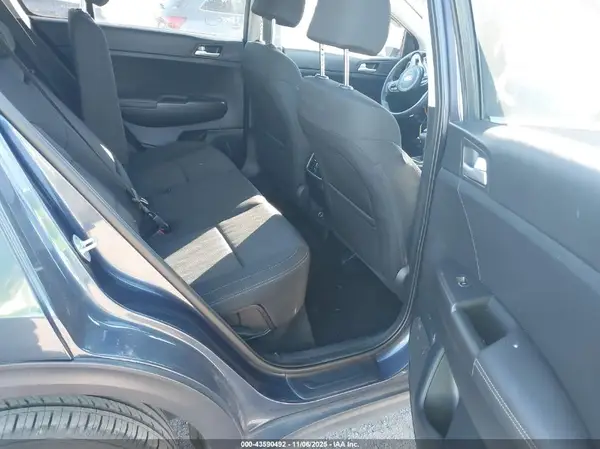 KNDPMCAC0K7572838 2019 KIA SPORTAGE - Image 8