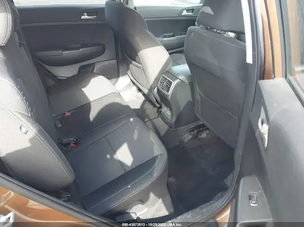 KNDPMCAC0K7574475 2019 KIA SPORTAGE - Image 8
