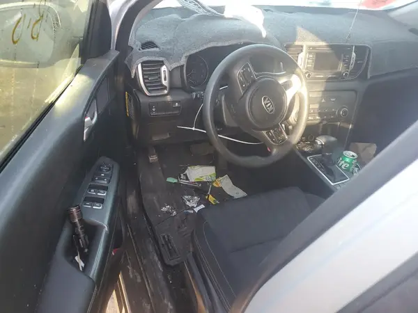 KNDPMCAC0K7592586 2019 KIA SPORTAGE - Image 8
