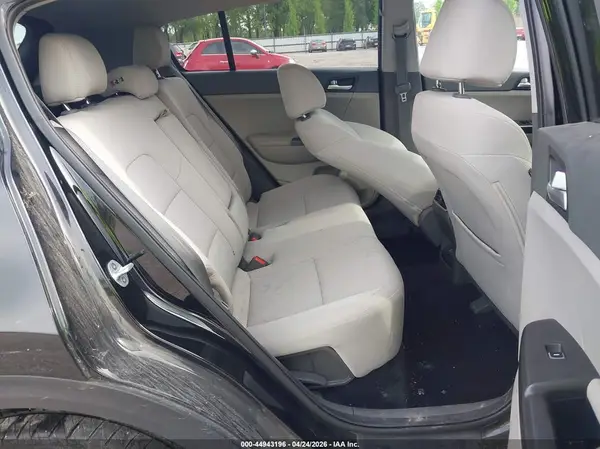 KNDPMCAC0K7611136 2019 KIA SPORTAGE - Image 8