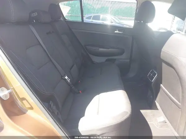 KNDPMCAC0K7611363 2019 KIA SPORTAGE - Image 8
