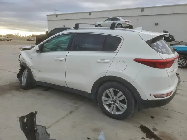 KNDPMCAC0K7616773 2019 KIA SPORTAGE - Image 2