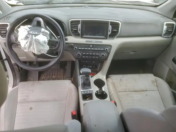 KNDPMCAC0K7616773 2019 KIA SPORTAGE - Image 8