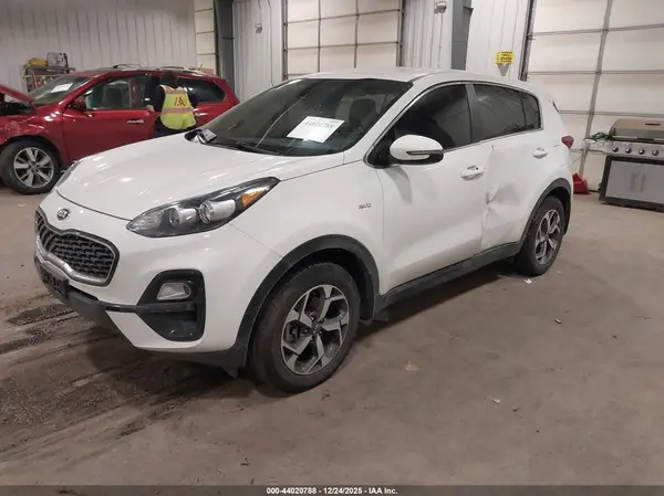 KNDPMCAC0L7712680 2020 KIA SPORTAGE - Image 2
