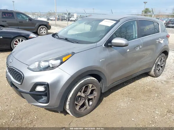 KNDPMCAC0M7879638 2021 KIA SPORTAGE - Image 2