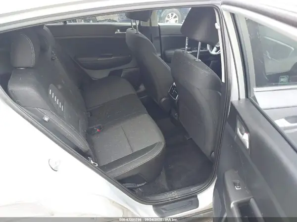 KNDPMCAC0M7912699 2021 KIA SPORTAGE - Image 8