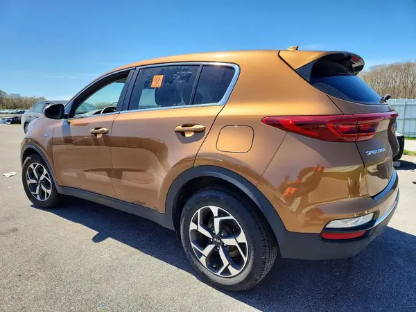 KNDPMCAC0M7922701 2021 KIA SPORTAGE - Image 2