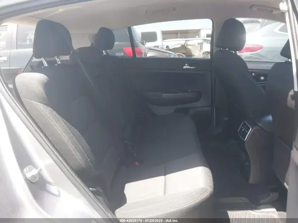 KNDPMCAC0M7929292 2021 KIA SPORTAGE - Image 8