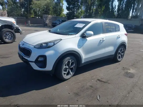 KNDPMCAC0M7942933 2021 KIA SPORTAGE - Image 2