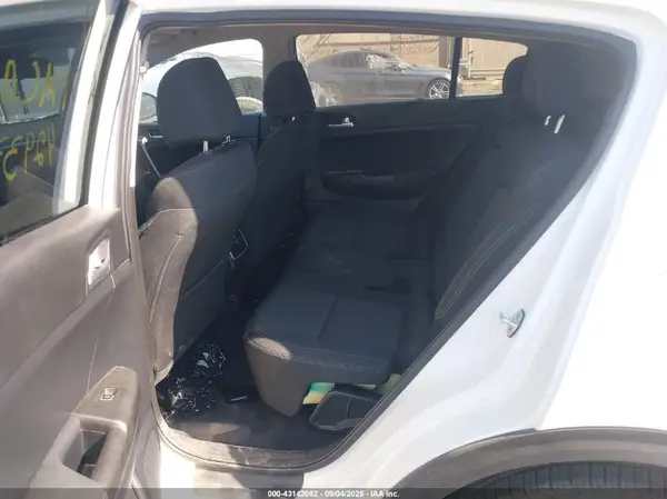 KNDPMCAC0M7942933 2021 KIA SPORTAGE - Image 8