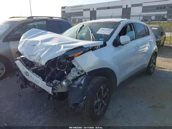 KNDPMCAC0M7943516 2021 KIA SPORTAGE - Image 2