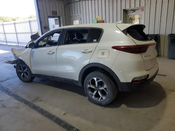 KNDPMCAC0M7944973 2021 KIA SPORTAGE - Image 2
