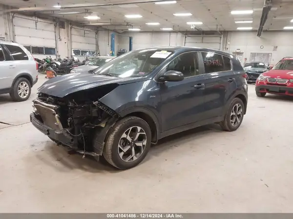 KNDPMCAC0N7954677 2022 KIA SPORTAGE - Image 2