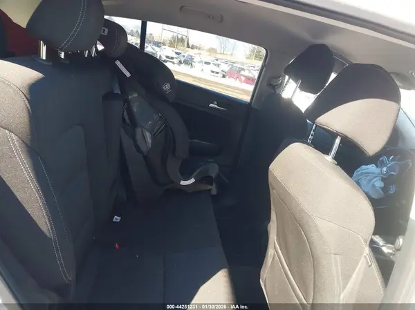 KNDPMCAC1H7033542 2017 KIA SPORTAGE - Image 8