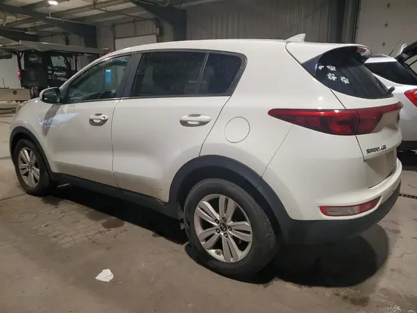 KNDPMCAC1H7037736 2017 KIA SPORTAGE - Image 2