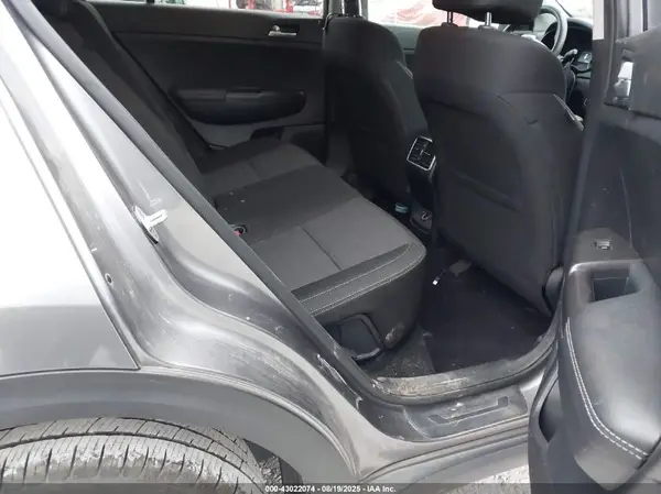 KNDPMCAC1H7042032 2017 KIA SPORTAGE - Image 8