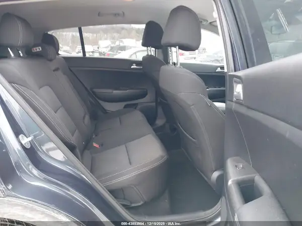 KNDPMCAC1H7042547 2017 KIA SPORTAGE - Image 8