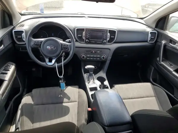 KNDPMCAC1H7096480 2017 KIA SPORTAGE - Image 8