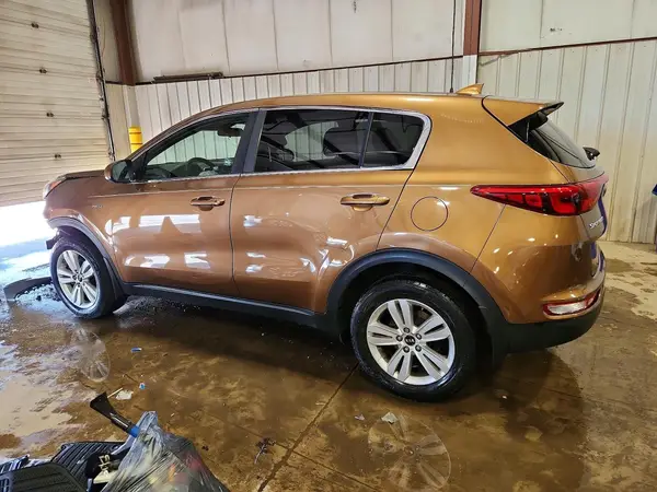 KNDPMCAC1H7122480 2017 KIA SPORTAGE - Image 2