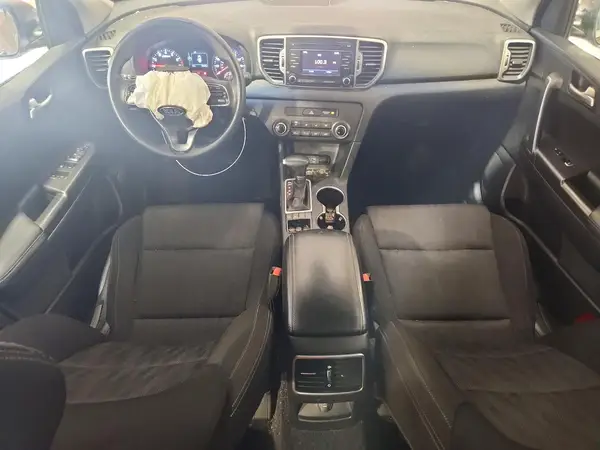 KNDPMCAC1H7122480 2017 KIA SPORTAGE - Image 8