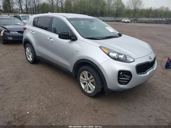KNDPMCAC1H7140218 2017 KIA SPORTAGE - Image 1