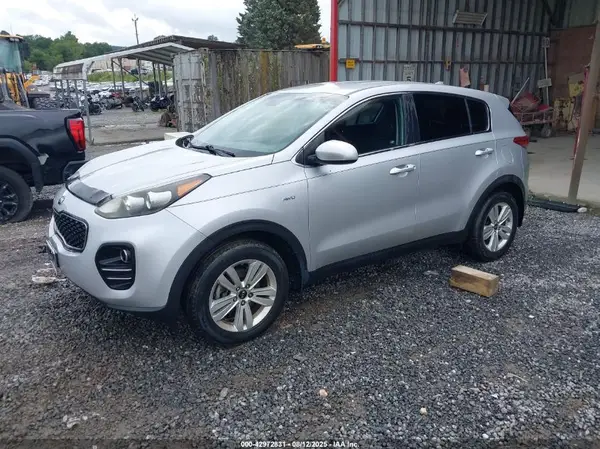 KNDPMCAC1H7141207 2017 KIA SPORTAGE - Image 2
